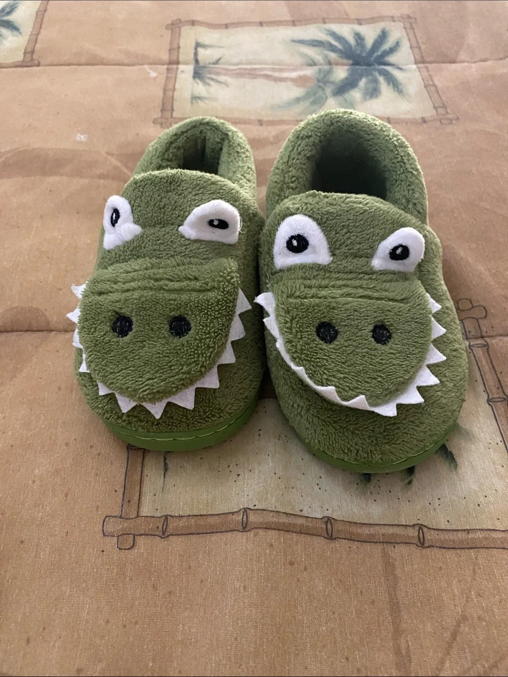 Source Unknown Olive Green dinosaur Plush Slip-On Slippers for Kids